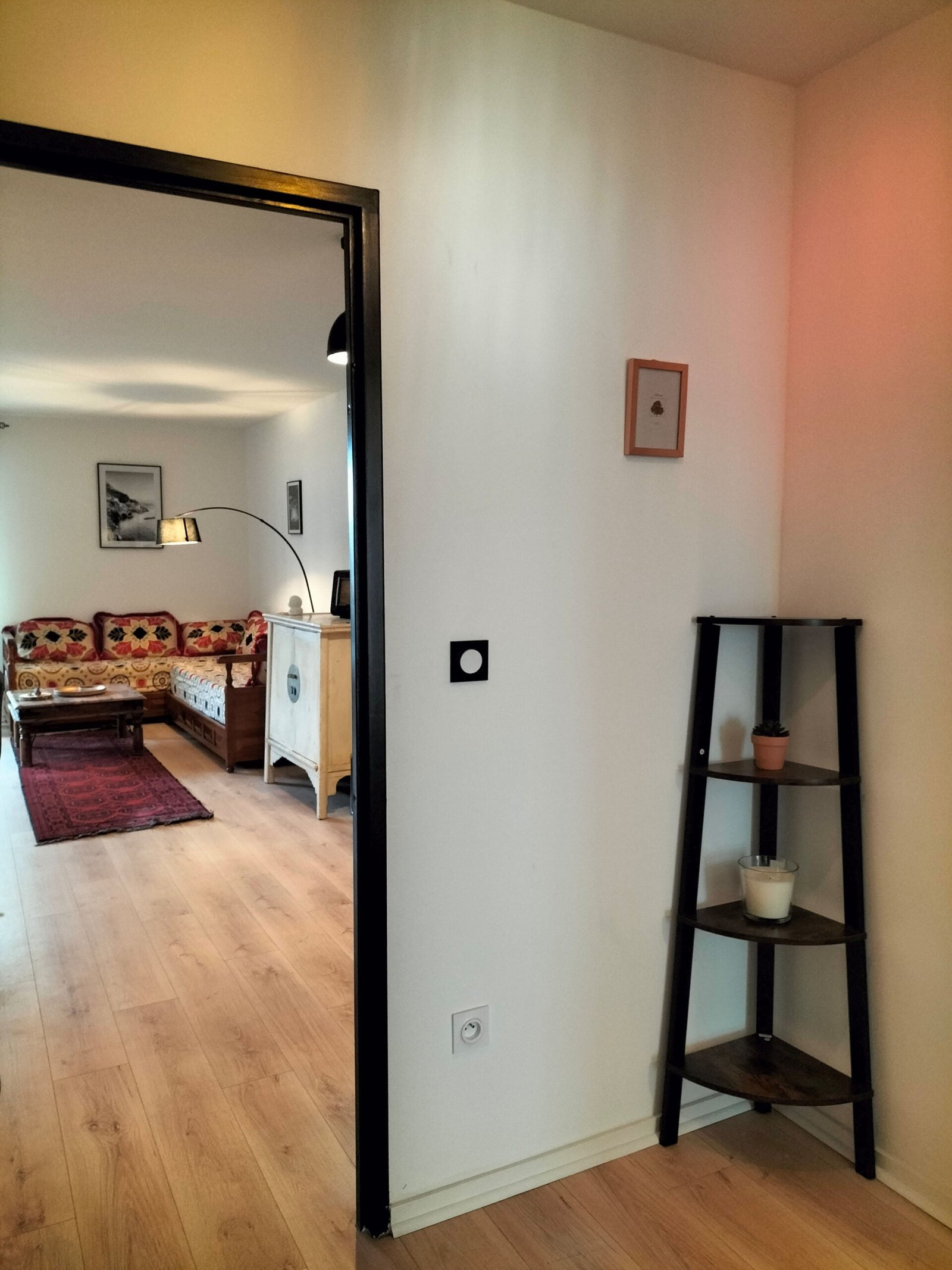 Colocation contemporaine: Livrée et dispo! 17 salon003 scaled - chambres à louer mantes la jolie